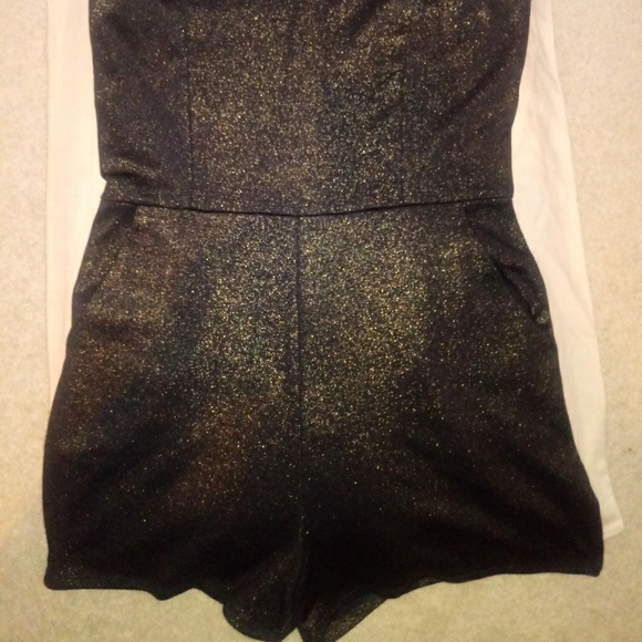 Sleeveless romper - Picture 2 of 3